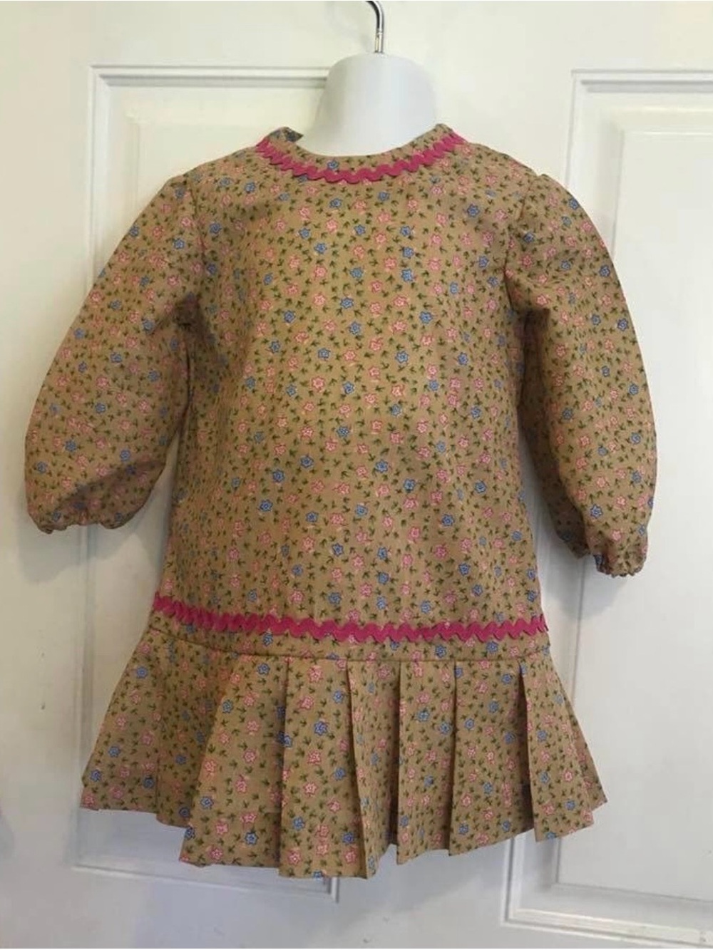 Size 2 NWOT Custom Made Tan  floral pleated dress bloomers set.  Vintage pattern